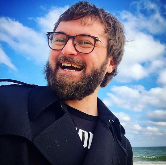 ''Я без бороды!'' DZIDZIO вызвал восторг в сети неожиданным фото