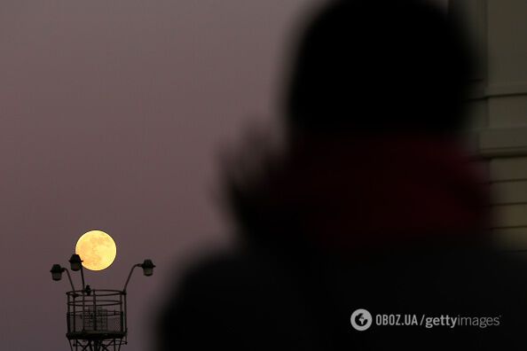 Землю накрыло  ''кровавое'' лунное затмение: фантастические фото