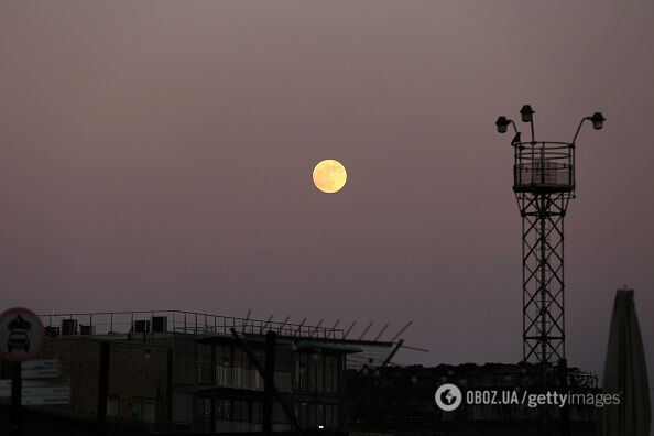 На Землю прийшло ''криваве'' місячне затемнення: фантастичні фото