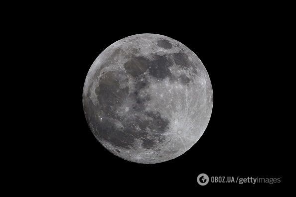 На Землю прийшло ''криваве'' місячне затемнення: фантастичні фото