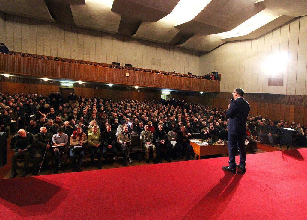 Замість землі забезпечувати учасників бойових дій пожиттєвою медстраховкою!