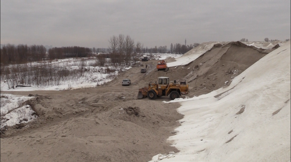 Добыча песка в поселке Погребы