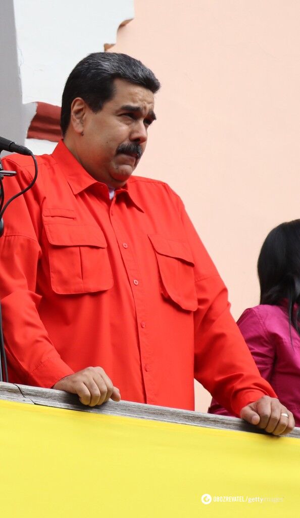 Николас Мадуро выступил с балкона