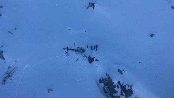В горах Италии столкнулись вертолет и самолет: минимум 5 погибших