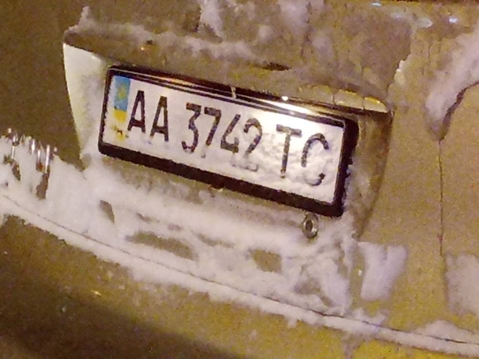 Авто вылетело на тротуар