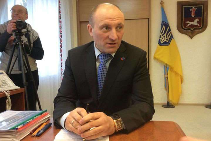 Тысячи в день: обнародована зарплата черкасского мэра