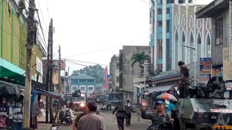 Ðа ФилиппинаÑ
взоÑвали каÑолиÑеÑкий ÑÐ¾Ð±Ð¾Ñ Ð²Ð¾ вÑÐµÐ¼Ñ Ð¼ÐµÑÑÑ: 27 жеÑÑв. ÐÑÑкие ÑоÑо