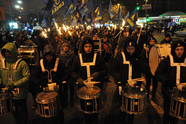  В центре Киева прошло факельное шествие: фото и видео 