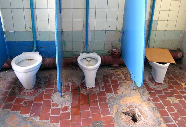 Страна невымытых туалетов. О скотском отношении к людям в СССР