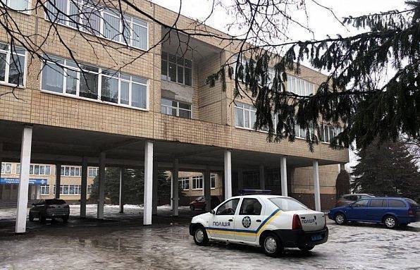 В Кривом Роге экстренно эвакуировали учеников из шести школ