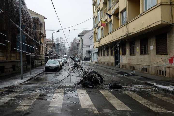  Румынию накрыл ледяной армагеддон: десятки пострадавших. Впечатляющие кадры