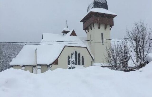 Соседнюю с Украиной страну завалило снегом: фото и видео