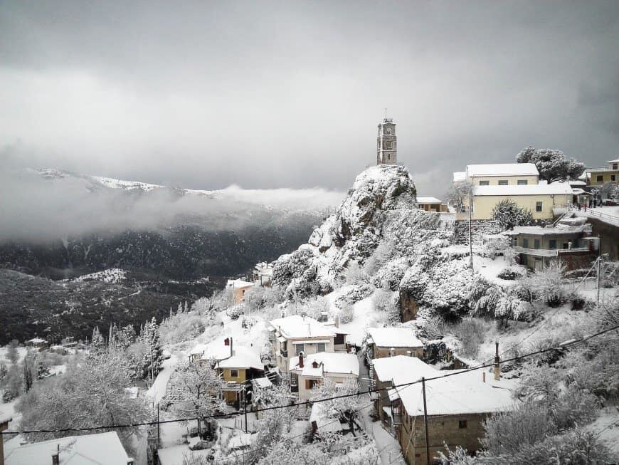 На Грецию обрушился аномальный снегопад