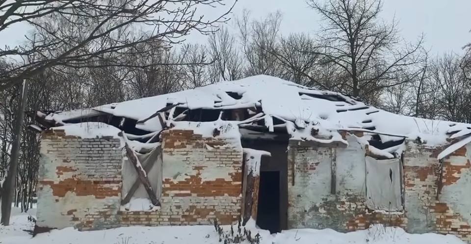 ''Ганьба і неповага!'' Українців розлютили фото зруйнованого будинку автора всесвітнього різдвяного хіта