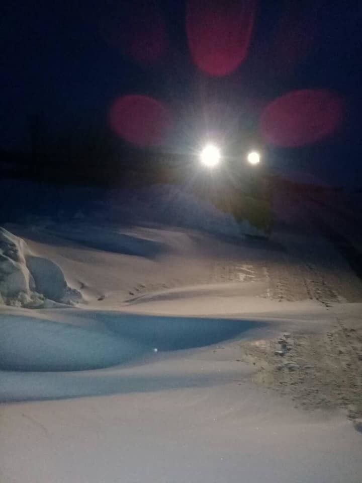 Україну засипало снігом: що відбувається на дорогах