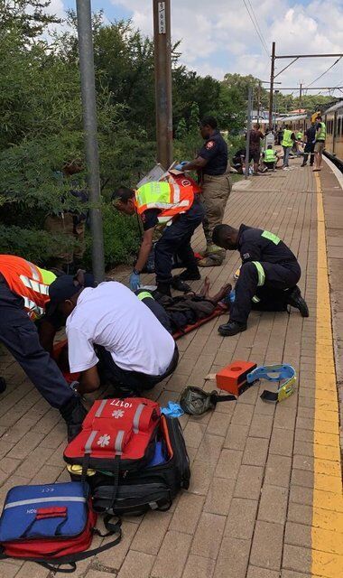 В ЮАР при столкновении поездов ранены более 600 человек: фото и видео смертельного ЧП