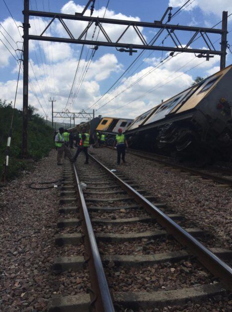 В ЮАР при столкновении поездов ранены более 600 человек: фото и видео смертельного ЧП