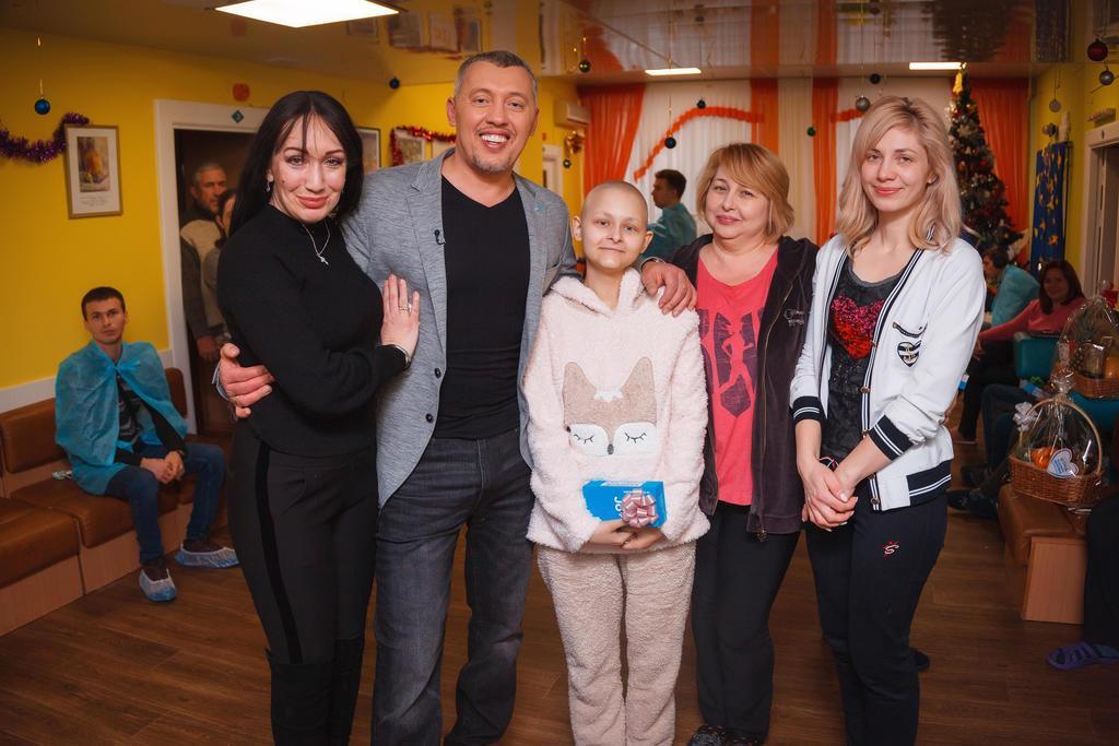 Фонд "Возрождение" устроил Рождество для детей в Киевском онкологическом центре