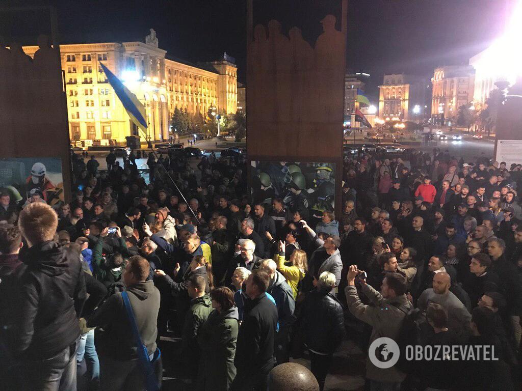 "Нет капитуляции!" Зеленскому устроили протесты в Киеве. Фото и видео