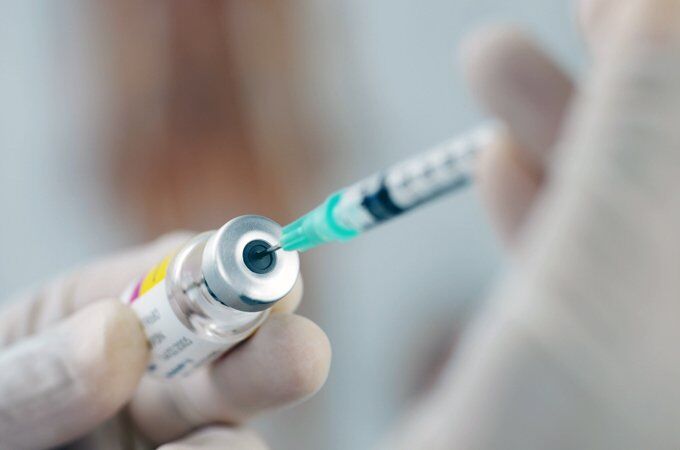 Вакцинация от гриппа в разгаре: где купить вакцину, и кто прививается за полцены