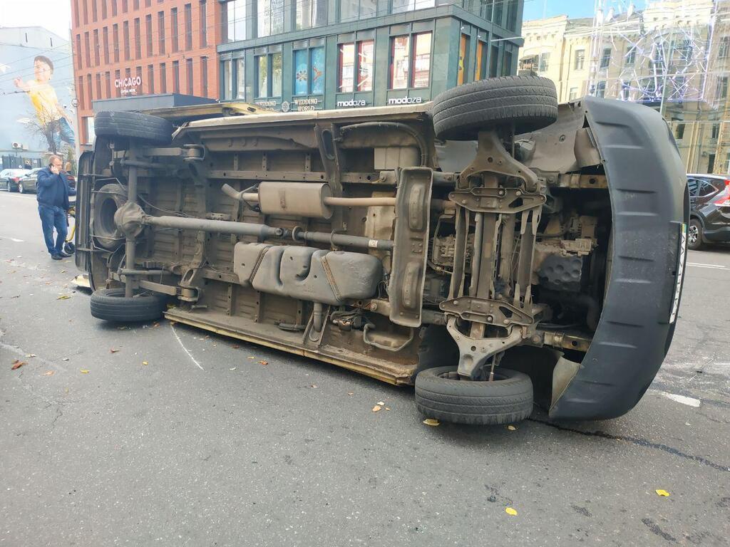 В Киеве авто протаранило "скорую"