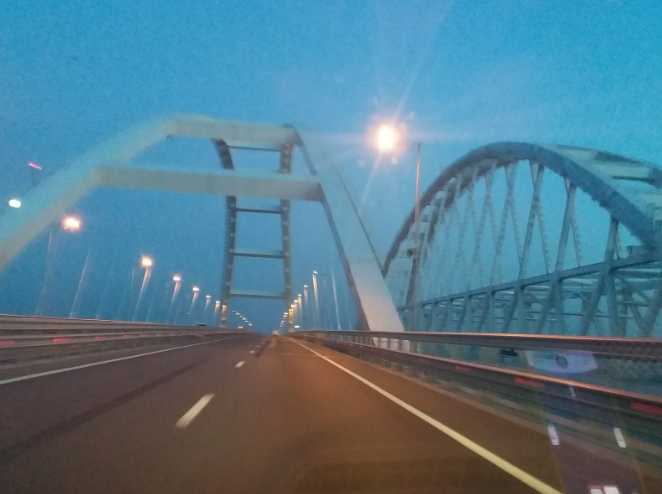 Пустой Крымский мост