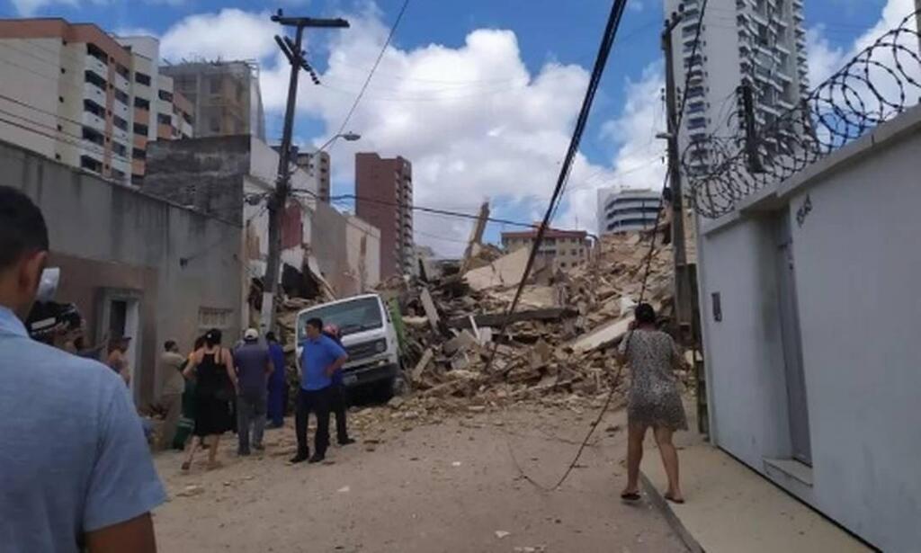 В Бразилии рухнула многоэтажка