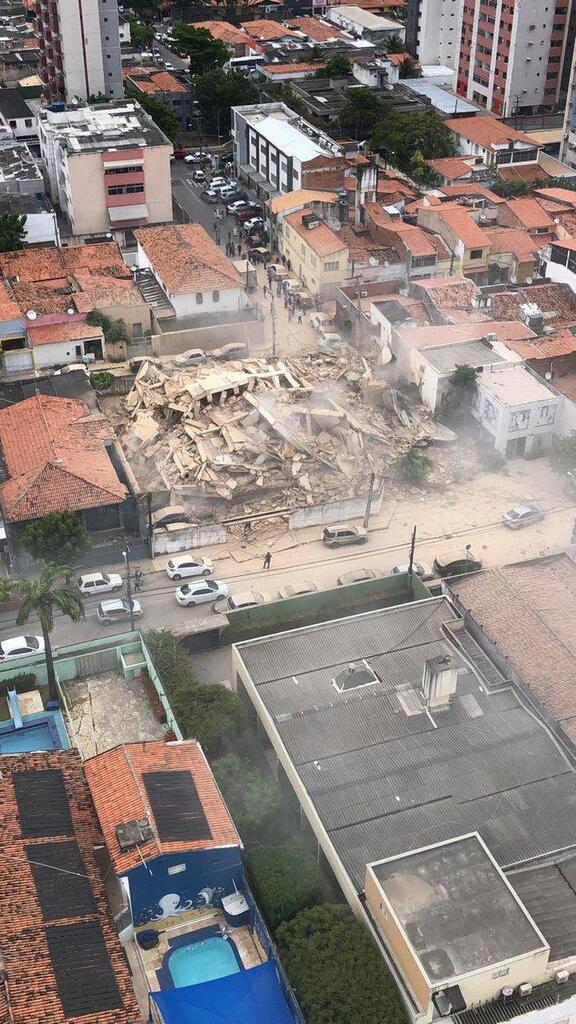 В Бразилии рухнула многоэтажка