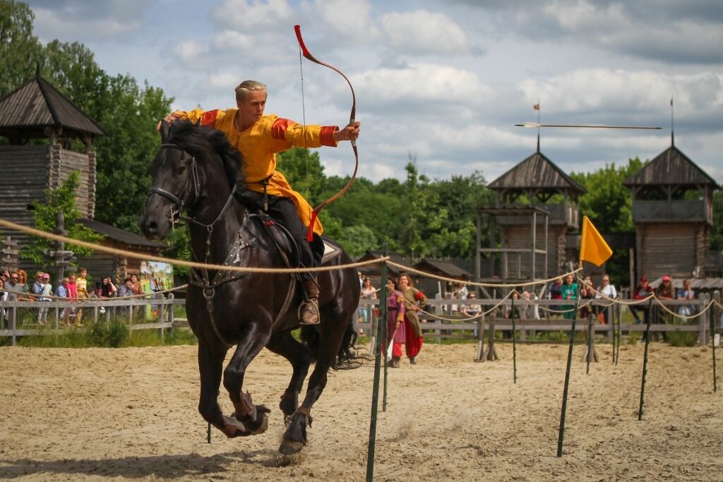 Під Києвом пройде шоу кінних лучників