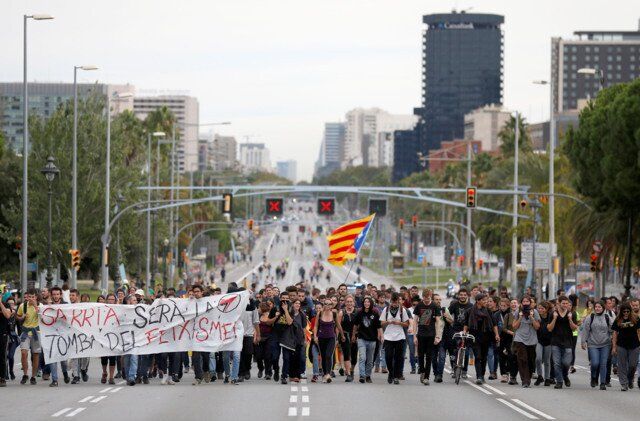 У Барселоні з новою силою розгорілися протести