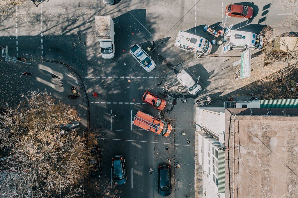 Масштабна ДТП в центрі Дніпра: автомобіль перекинувся від удару. Фото