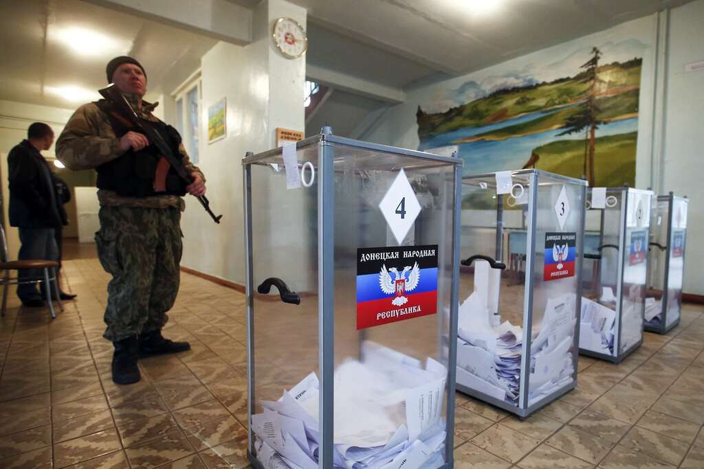 Зеленский пообещал, что "никаких выборов под дулами пулеметов не будет"