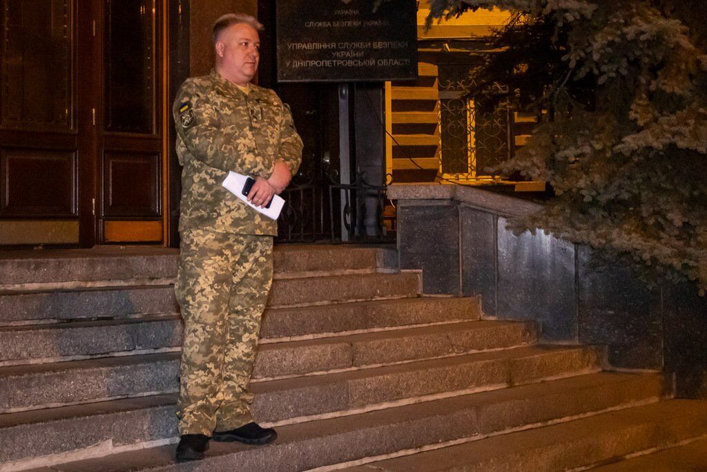 К активистам вышел генерал СБУ Андрей Олейник