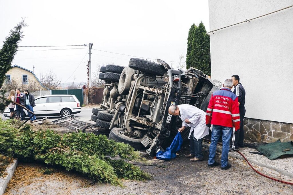 Під Києвом у селі Віта-Поштова у понеділок, 21 жовтня, трапилася ДТП із потерпілим