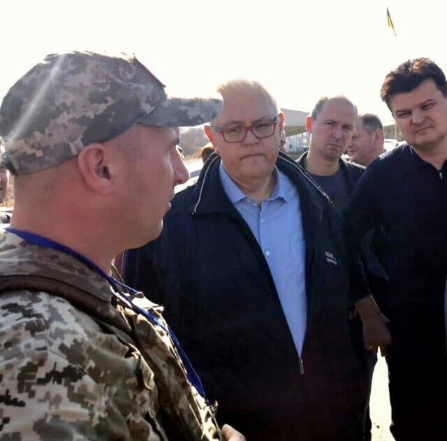 Сивохо з депутатами засвітилися на Донбасі. Фото