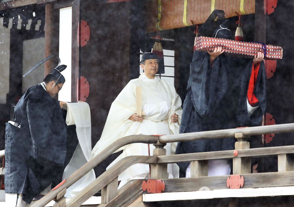 Интронизации императора Японии Нарухито