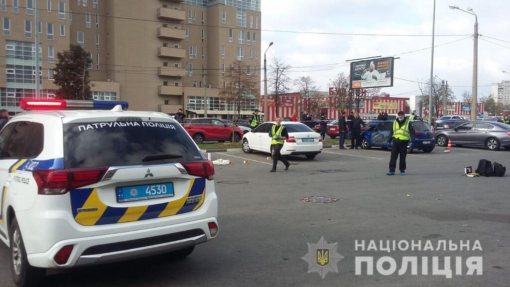 В Харькове возле супермаркета "Восторг", на улице Клочковской, открыли стрельбу
