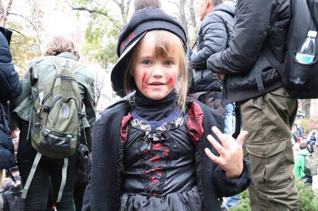 Дети на Параде зомби в Киеве