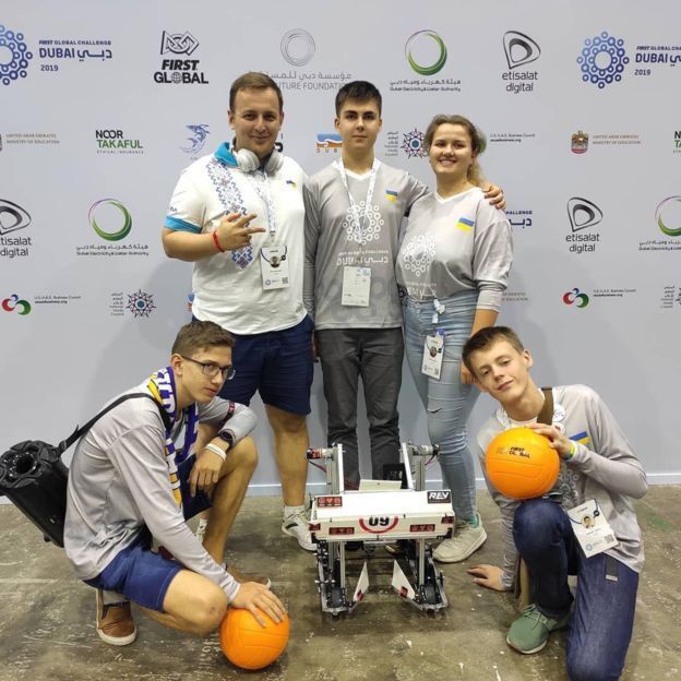 Українські школярі вибороли 10 місце серед 189 країн на олімпійських іграх FIRST Global Challenge із робототехніки