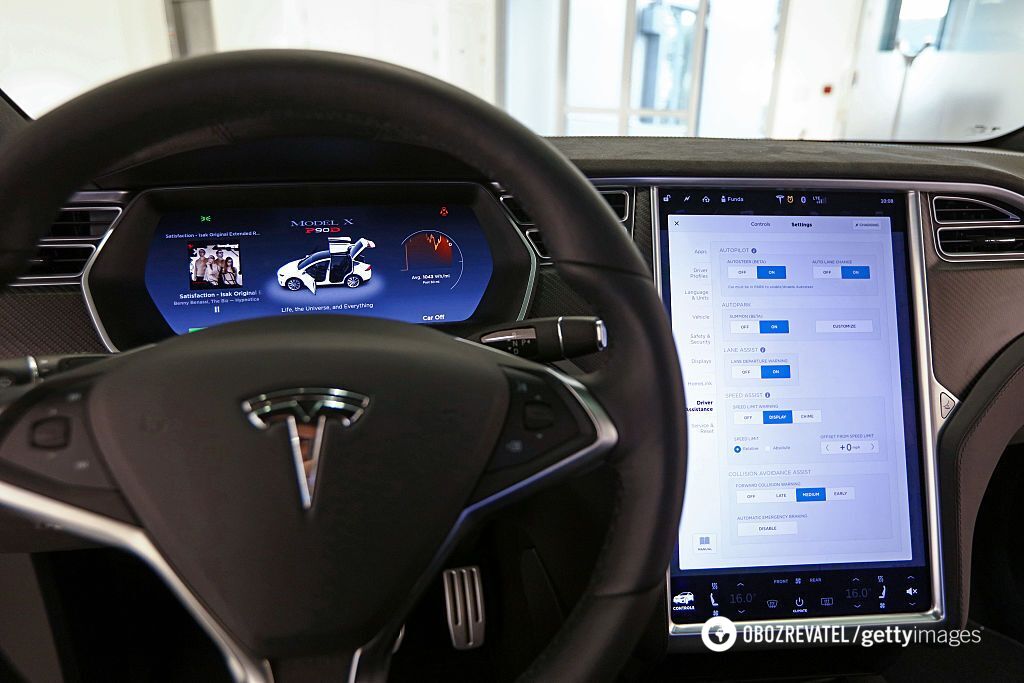 Ускорится и сама зарядится: Tesla получила долгожданное обновление