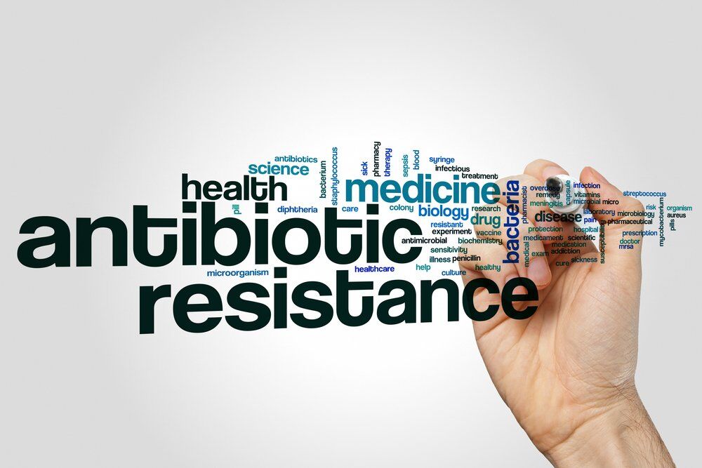 Антибиотики: помощь или угроза человечеству