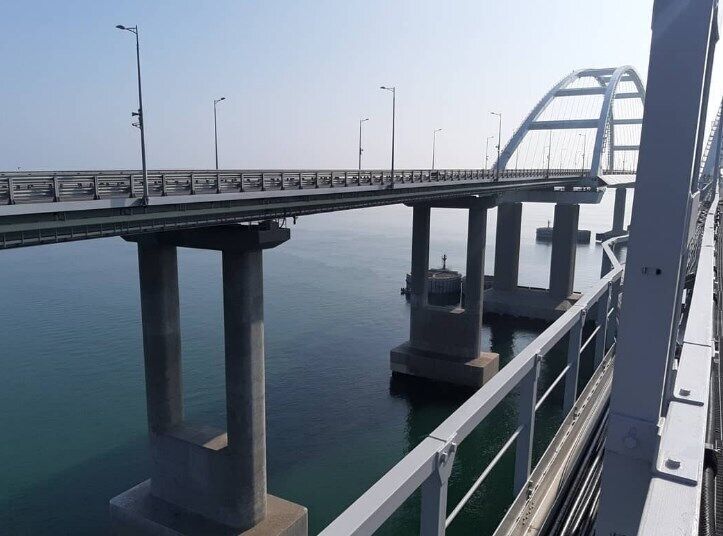 Пустой Крымский мост