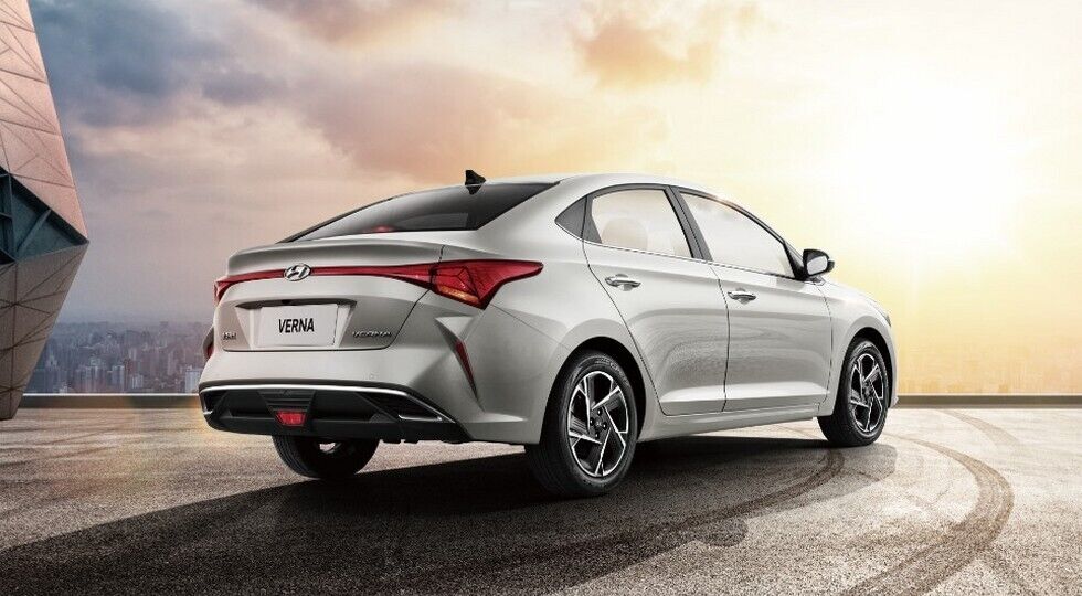 Сзади Hyundai Accent 2020 выглядит очень необычно