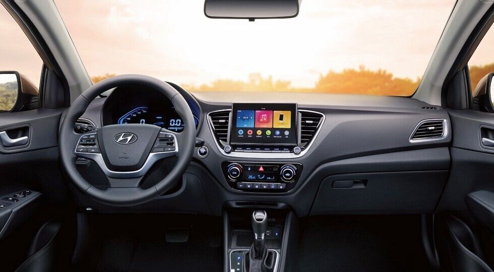 Інтер'єр Hyundai Accent став трохи технологічнішим завдяки новому обладнанню