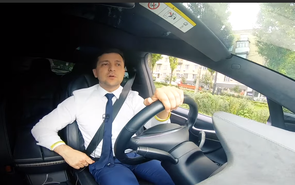 Зеленський за кермом