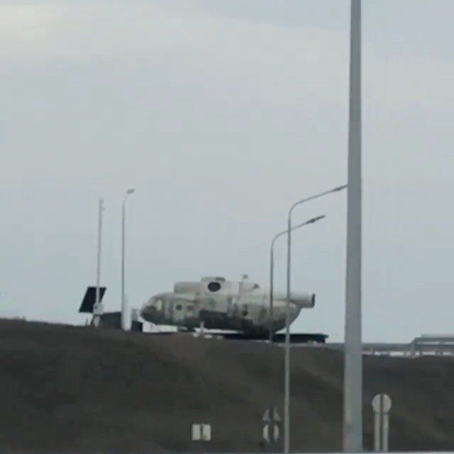 Стягування вертольотів до Кримського мосту