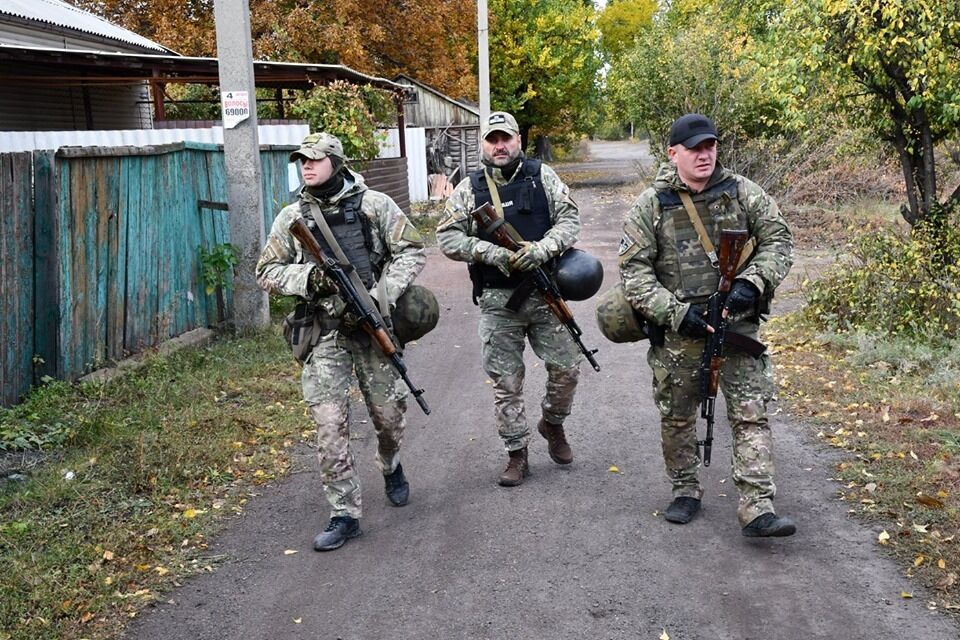 У Золоте стягнули поліцію перед відведенням сил