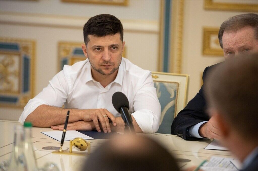 Владимир Зеленский на заседании с членами украинской делегации в ТГК