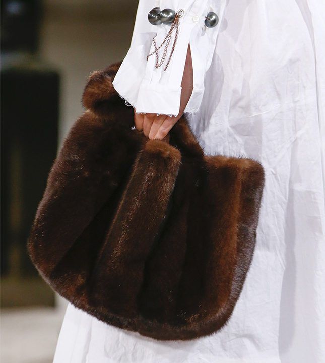 Мода зима 2019-2020: названо топ-5 трендових сумок