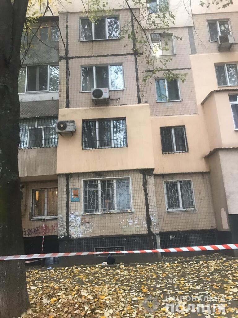 В Одессе пенсионер выбросился из окна многоэтажки
